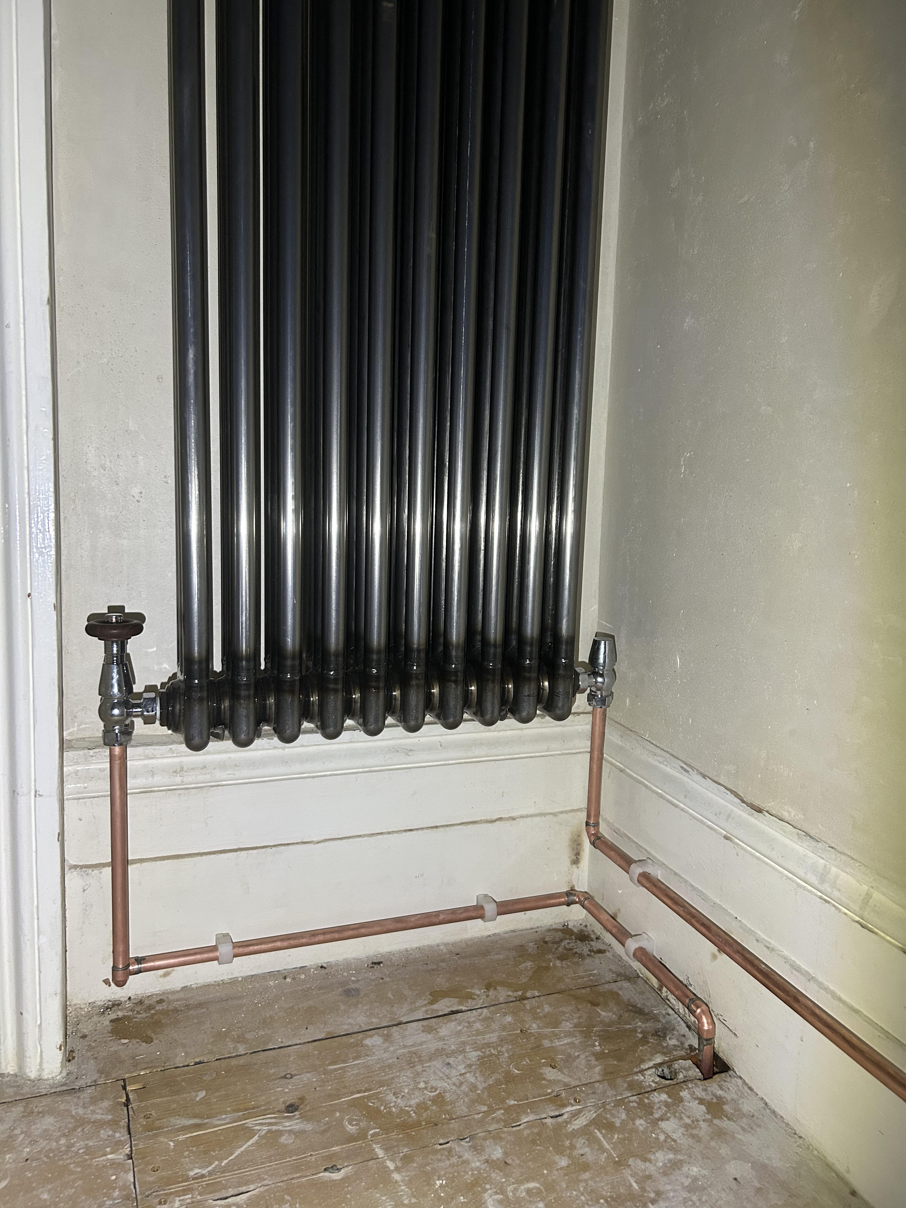 Black column radiator fitting